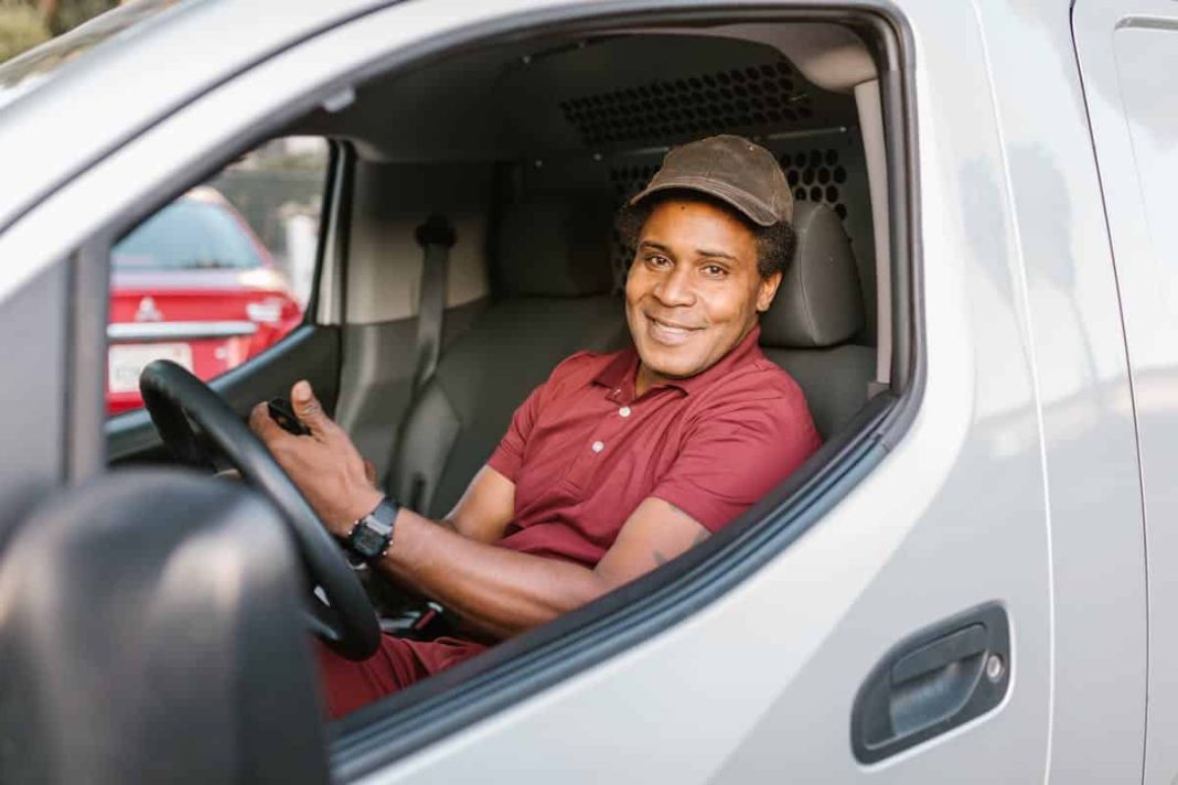 conducteur dans véhicule utilitaire